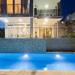 M Podstrana-private Pool 30 M2