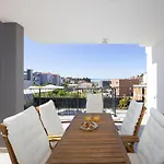 M Podstrana-private Pool 30 M2 *