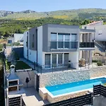 M Podstrana-private Pool 30 M2 Podstrana