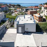 M Podstrana-private Pool 30 M2 Podstrana