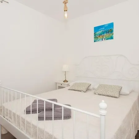 M Podstrana-private Pool 30 M2