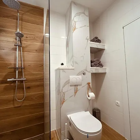 M Podstrana-private Pool 30 M2 *