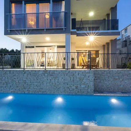 M Podstrana-private Pool 30 M2 * Podstrana