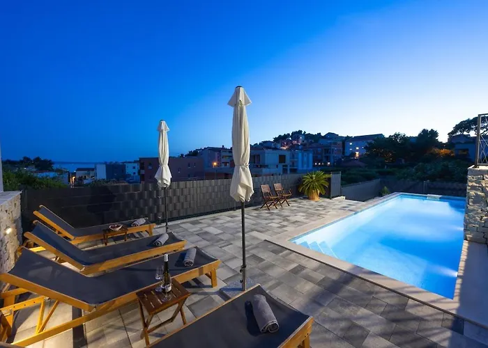M Podstrana-private Pool 30 M2 * ポドストラナ