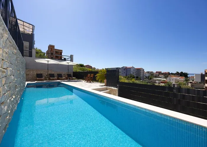 M Podstrana-private Pool 30 M2 ポドストラナ