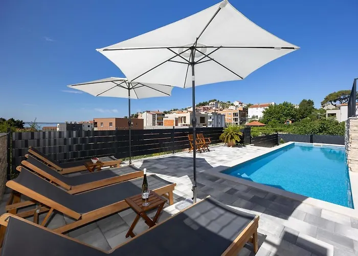 M Podstrana-private Pool 30 M2