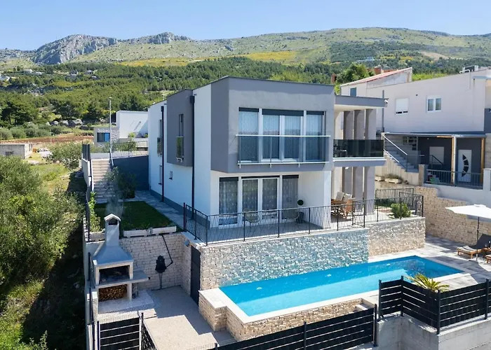M Podstrana-private Pool 30 M2 ポドストラナ