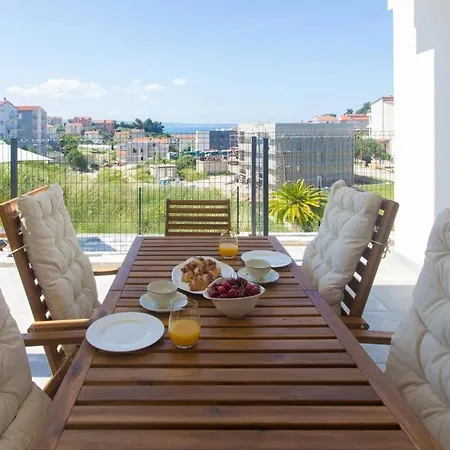 M Podstrana-private Pool 30 M2