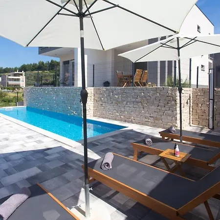 M Podstrana-private Pool 30 M2 Apartamento *