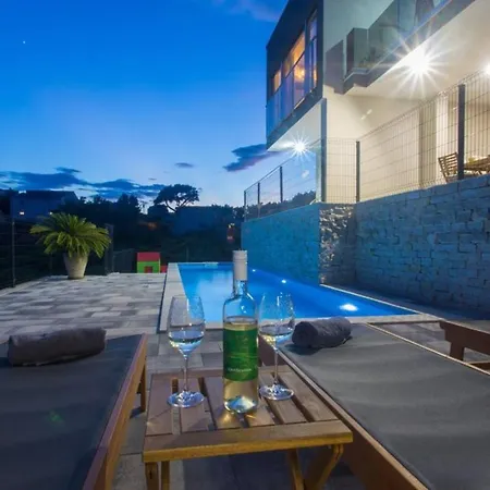 M Podstrana-private Pool 30 M2 Podstrana