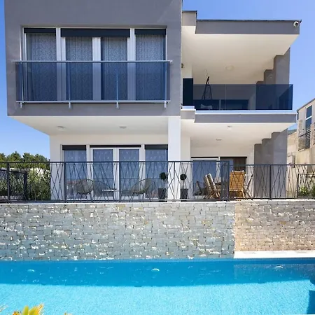 公寓 Luxury 3-bedroom With Private Pool & Sea View Near Split
