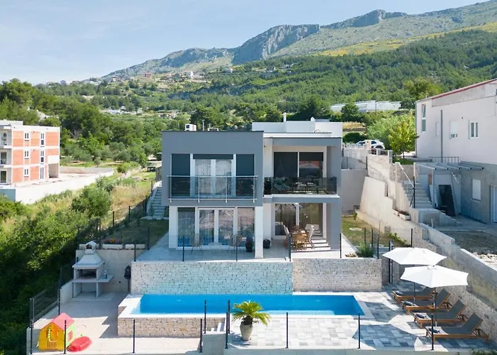 M Podstrana-private Pool 30 M2 * Podstrana