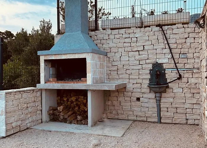 M Podstrana-private Pool 30 M2 *